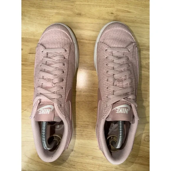 Nike Blazer Low Platform Shoes Sneakers DN0744-600 Pink White Women's 9 GUC - Picture 6 of 10